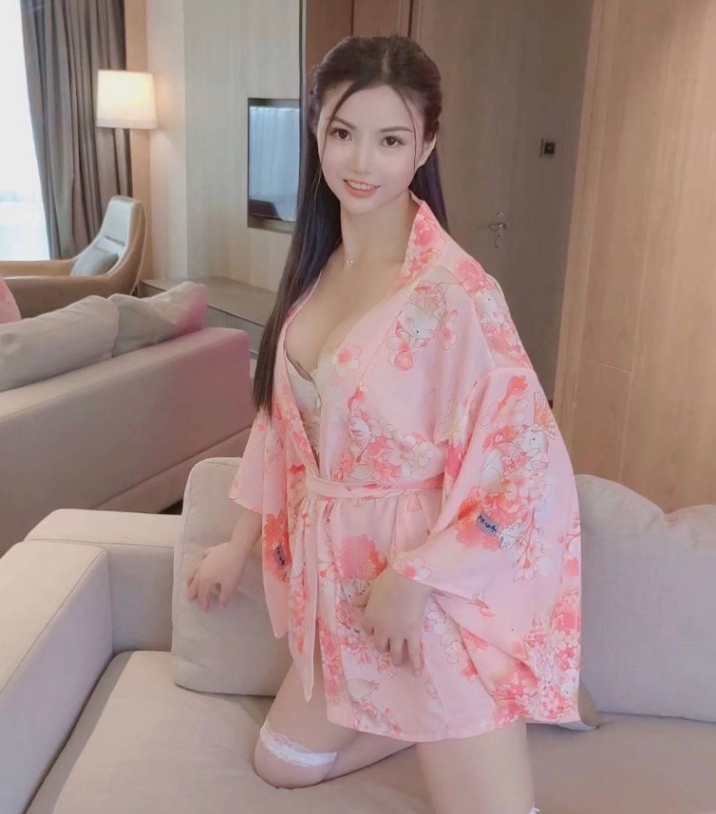 宝安大奶浅笑