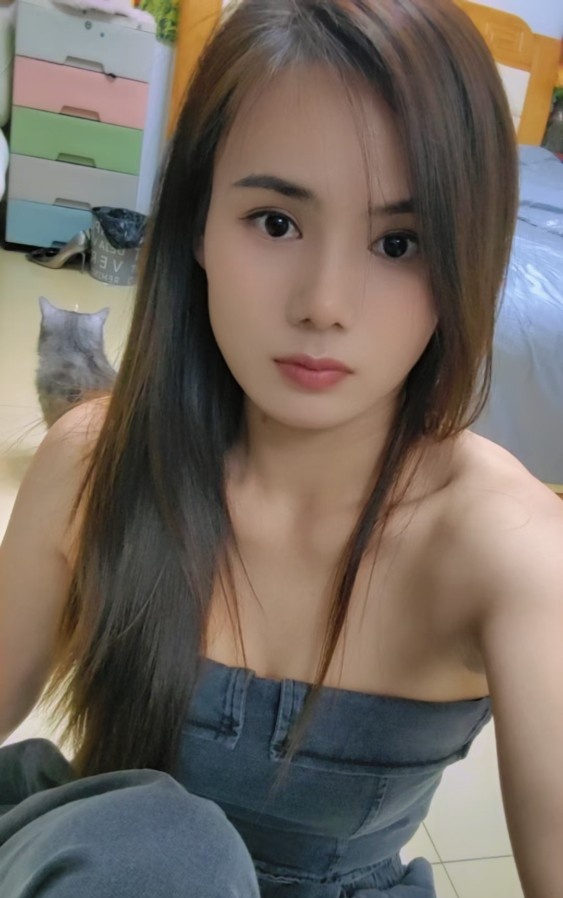 大学路身材很顶的妹妹（3刷）