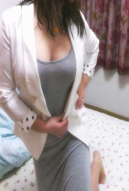 大胸中小项个人川妹子