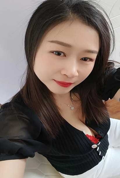大胸中小项个人川妹子