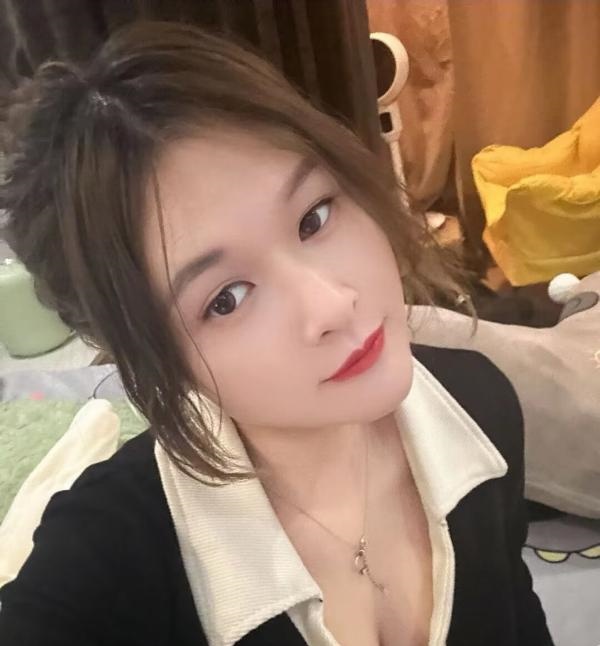 伍家岭的少妇依然