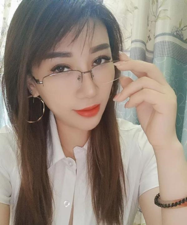 风韵人妻花妹