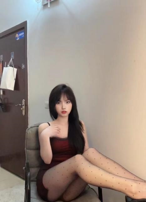 黑丝美人栀夏