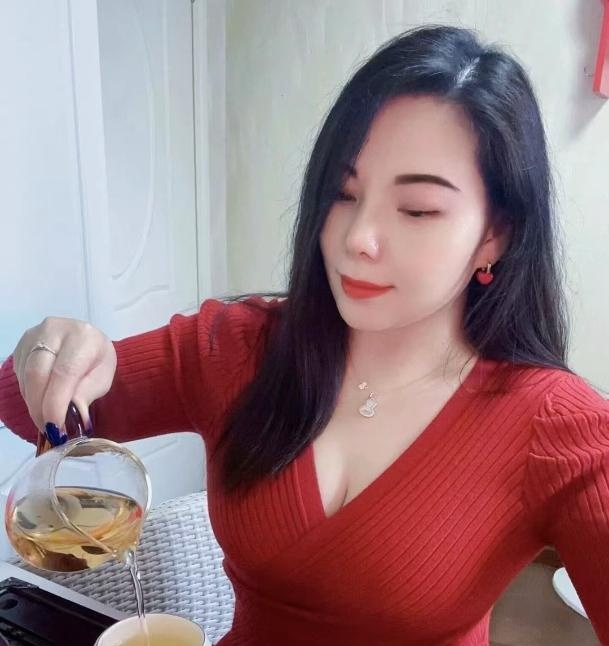 丰满骚货