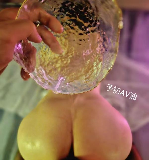 人气AV体验女王予初