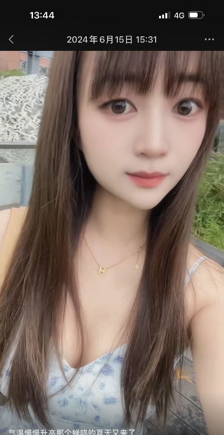 甜美可爱的小姑娘