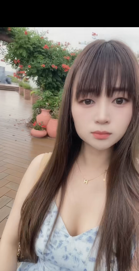 甜美可爱的小姑娘