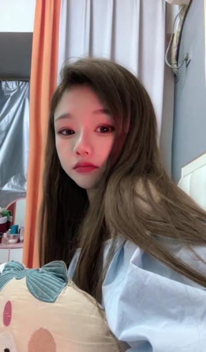 00后嫩妹子