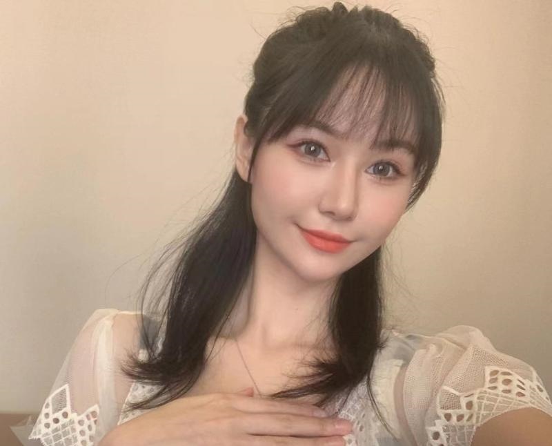 粉嫩少妇