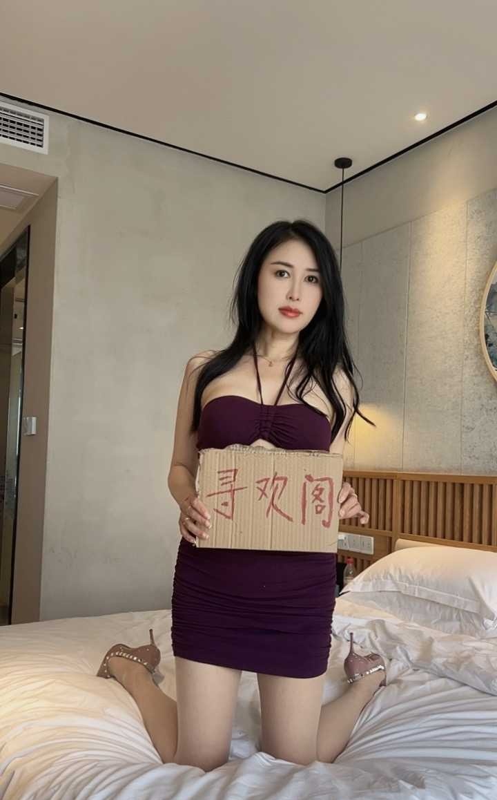 轻熟御姐长腿高跟配丝袜魅惑人心