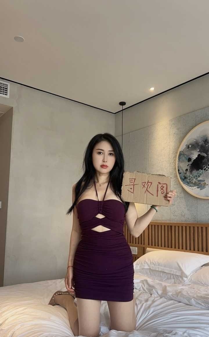 轻熟御姐长腿高跟配丝袜魅惑人心