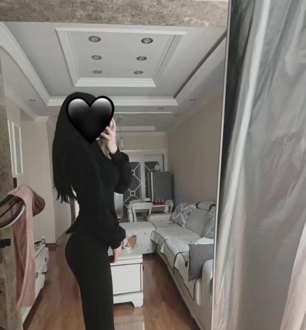成都唐依依