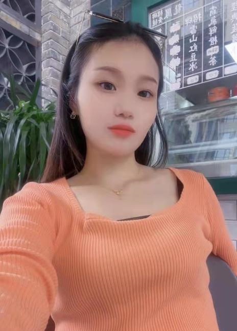 很可爱的小姐姐