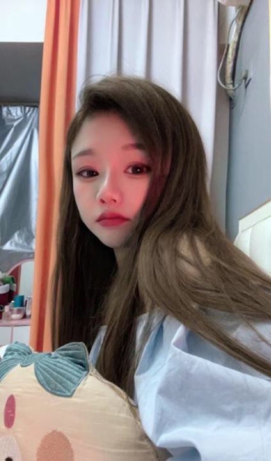 00后嫩妹子