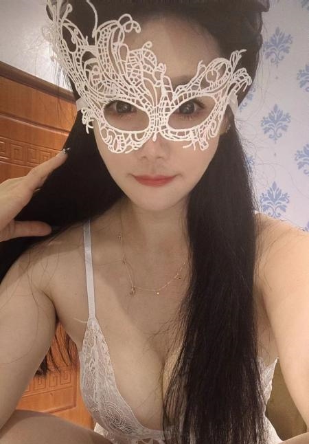 舌吻艳舞女神若一