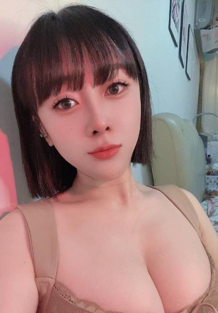 大奶艾琳妹子