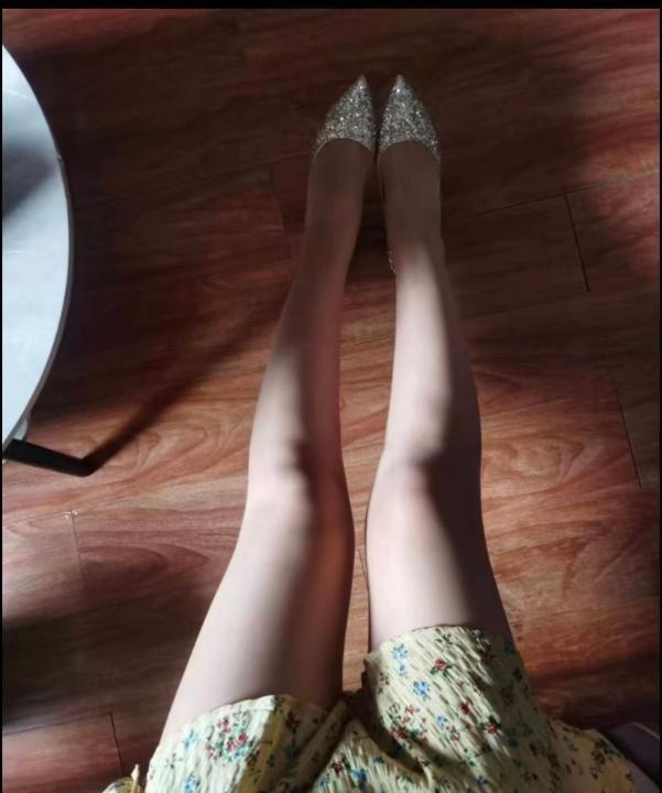 西青性感美腿小妹