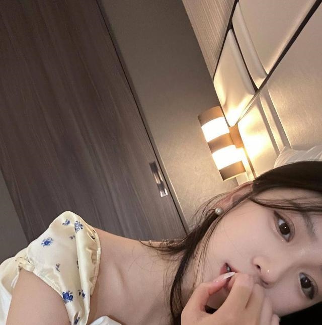 调教小白奶翘屁股学妹