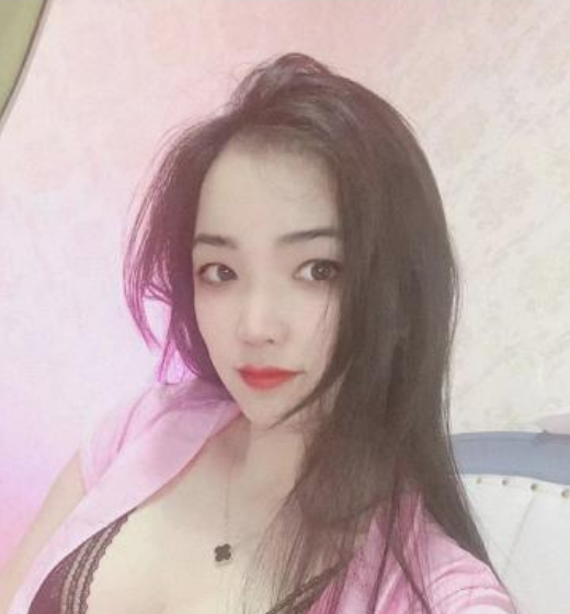 风骚恨天高妹子