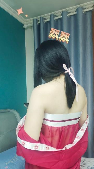 电视塔汉服飘飘