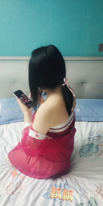 电视塔汉服飘飘