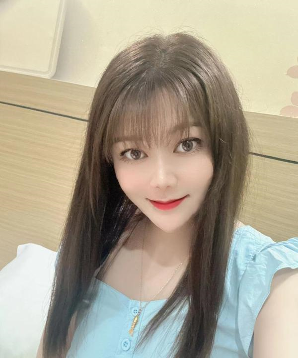 大奶少妇霞霞