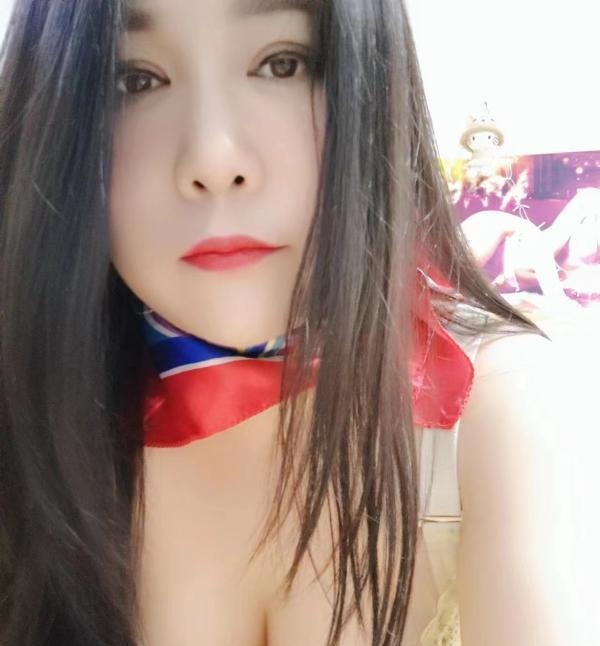 妩媚迷人的少妇