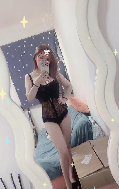 性感丰满小姐姐娜宝