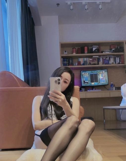 邻居家的大姐姐