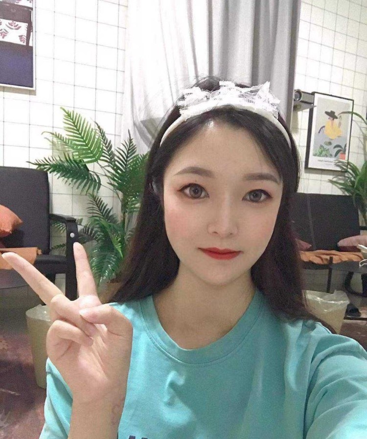 我见犹怜的嫩妹