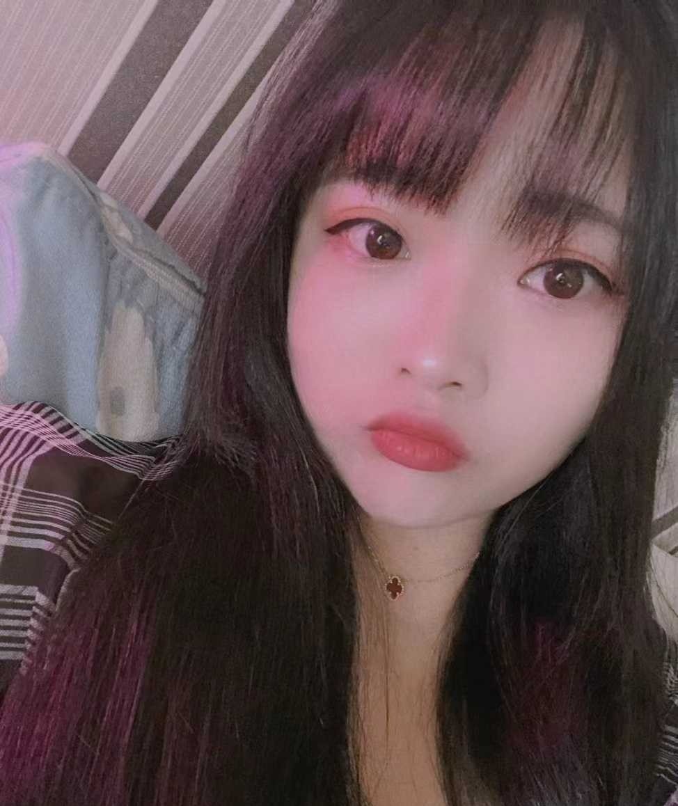 微胖嫩妹胸很大