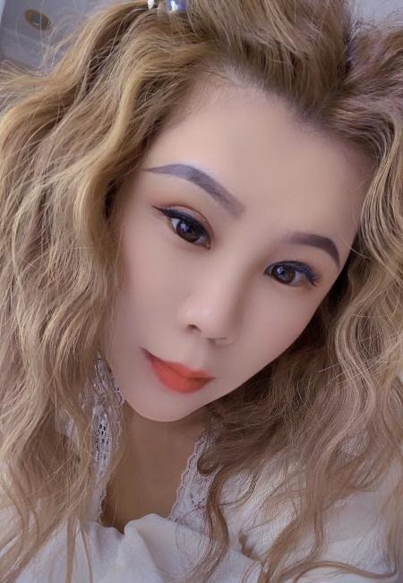 西青花式小姐姐