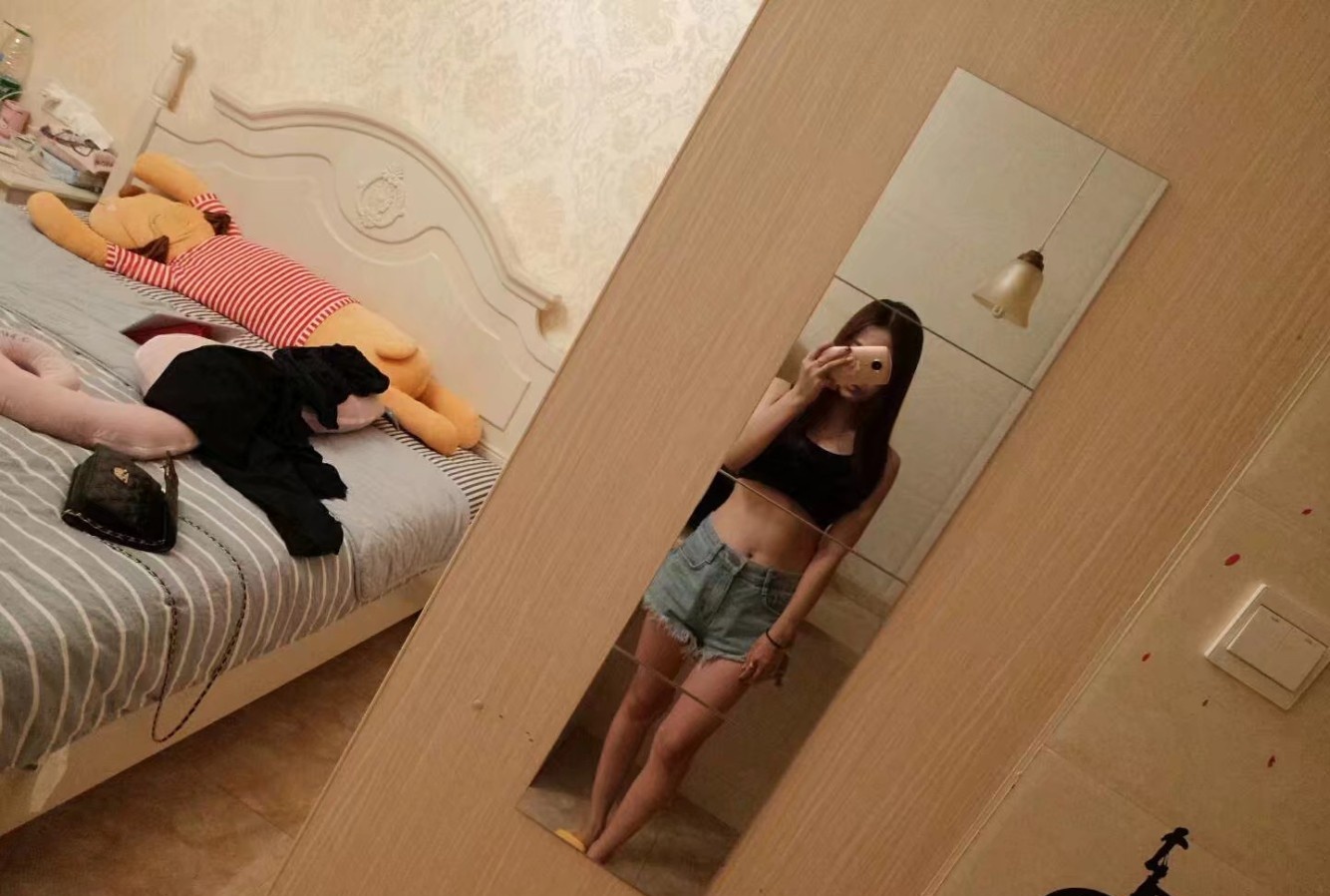 性感美女灵儿