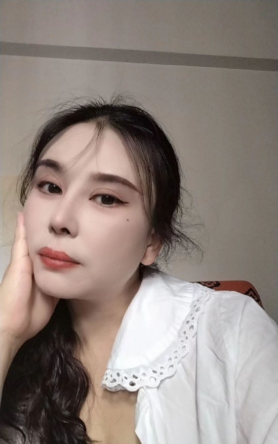风韵犹存莉莉