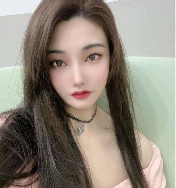 西丽梦娜小姐姐