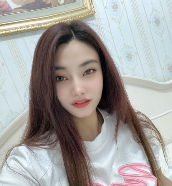 西丽梦娜小姐姐