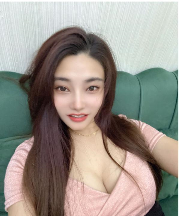 西丽梦娜小姐姐