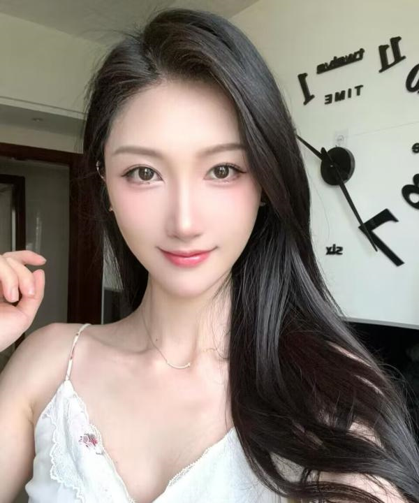 微整大胸翘臀少妇