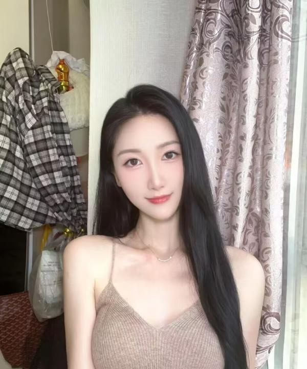 微整大胸翘臀少妇