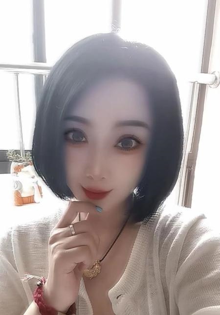 夹子音美女可接吻