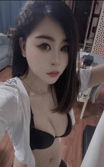 中项美女服务
