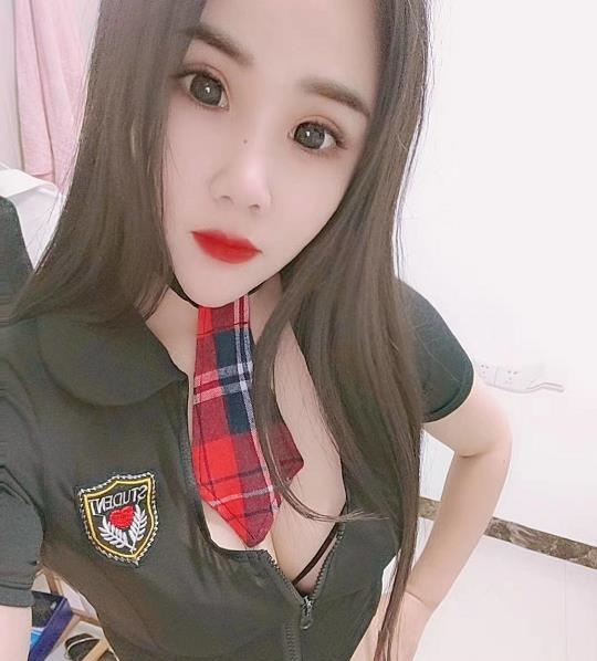 秀州纯天然大奶嫣然