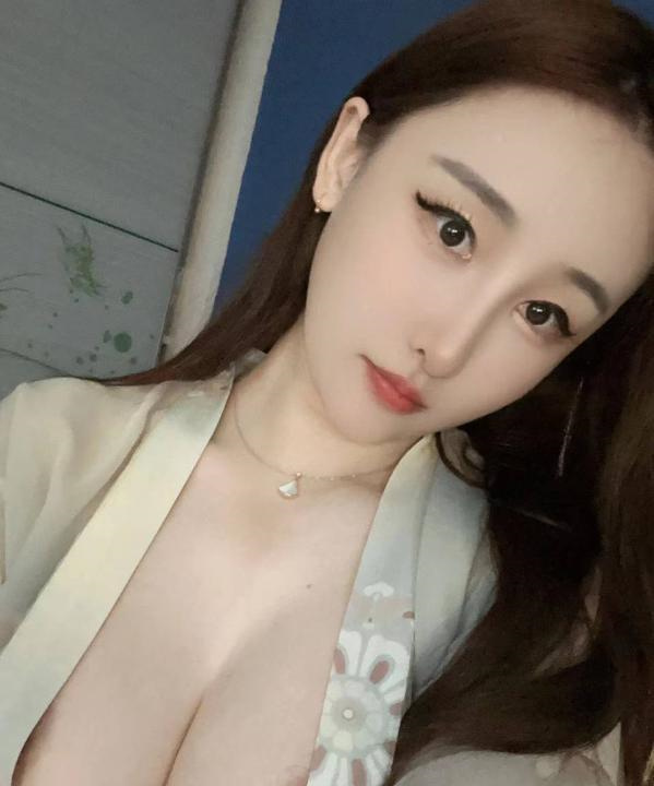 汉服小姐姐身材好