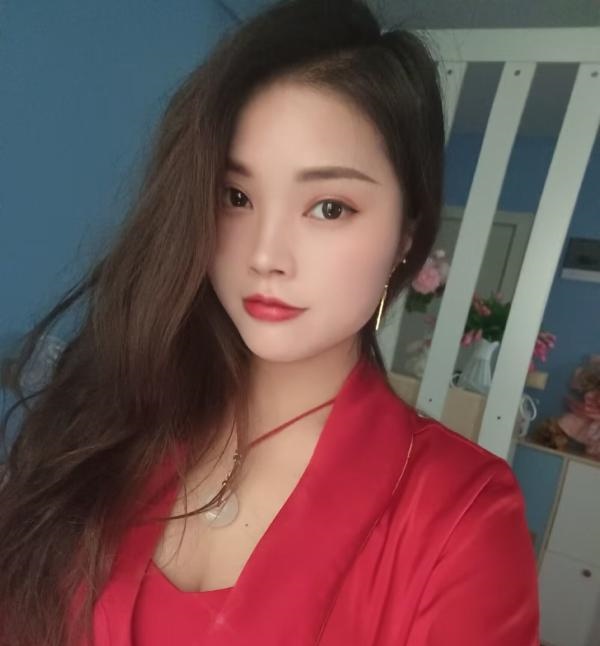 龙华清纯美女