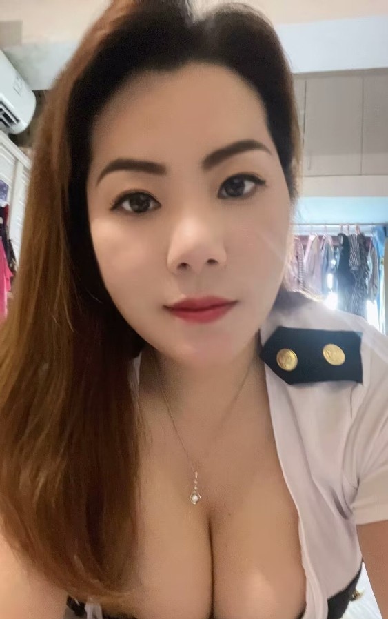 巨乳少妇