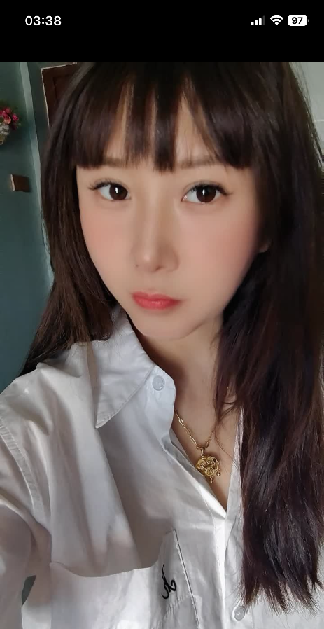 大胸胸小姐姐