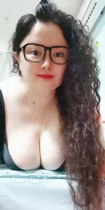 福田大胸妹子