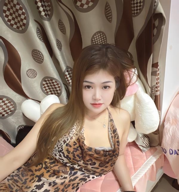 徐汇酥胸翘臀女神婷婷