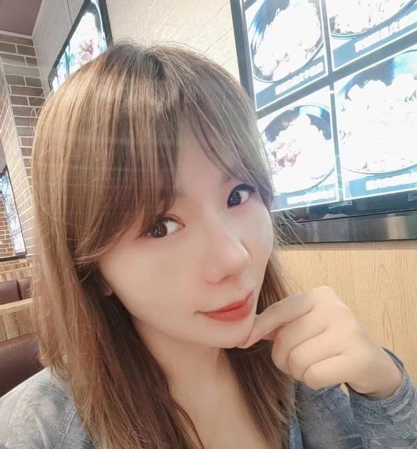 长舌少妇