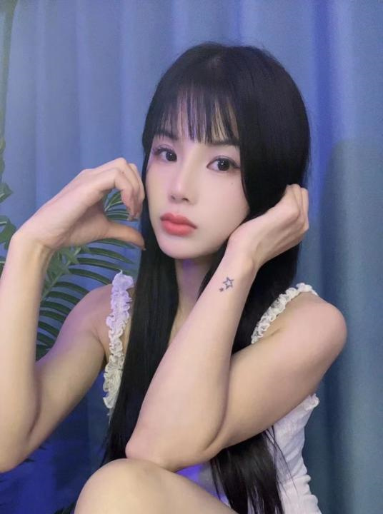 制服诱惑小骚货